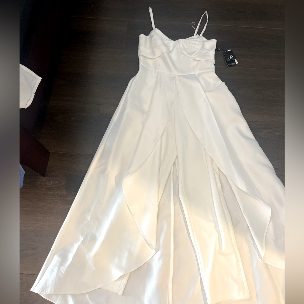 NWT Adrianna Papell jumpsuit w/ train. Sz 4 Perfect for an All White Affair